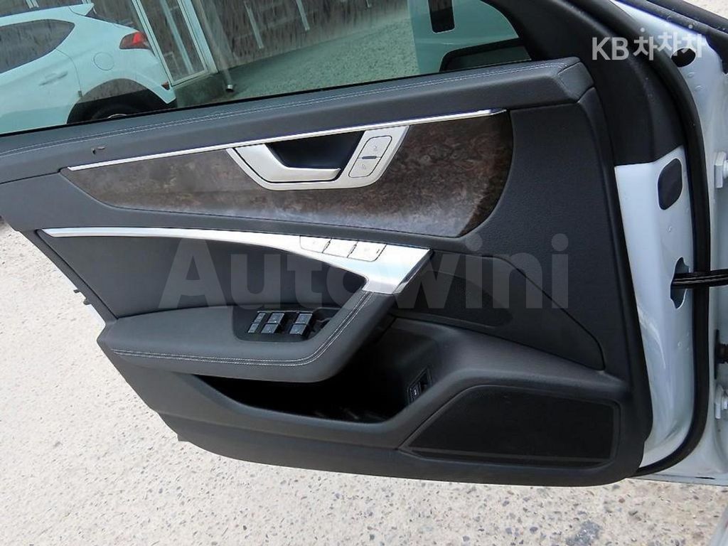 Audi A6(C8) 45 TDI Quattro Premium — снимка 12