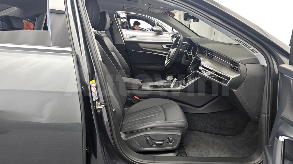 Audi A6(C8) 40 TDI — снимка 11