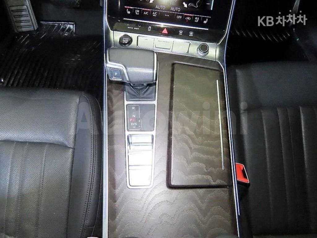 Audi A6(C8) 40 TDI Quattro Premium — снимка 12