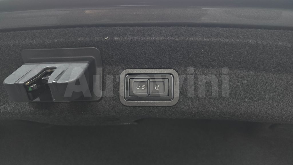 Audi A6(C8) 40 TDI — снимка 20