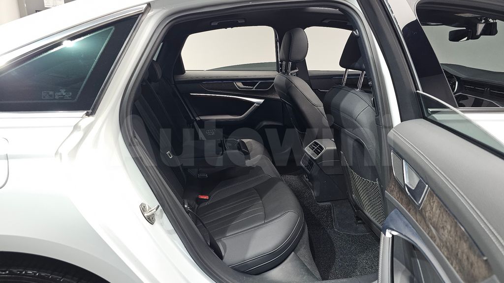 Audi A6(C8) 45 TDI Quattro Premium — снимка 11