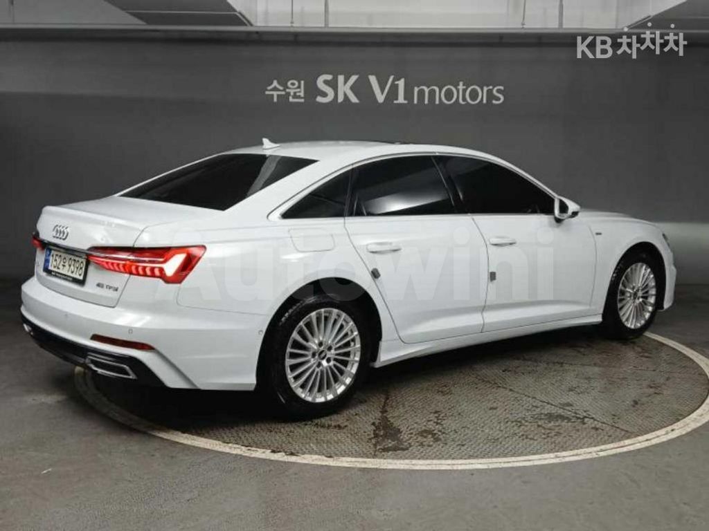 Audi A6(C8) 45 TFSI Basic — снимка 4