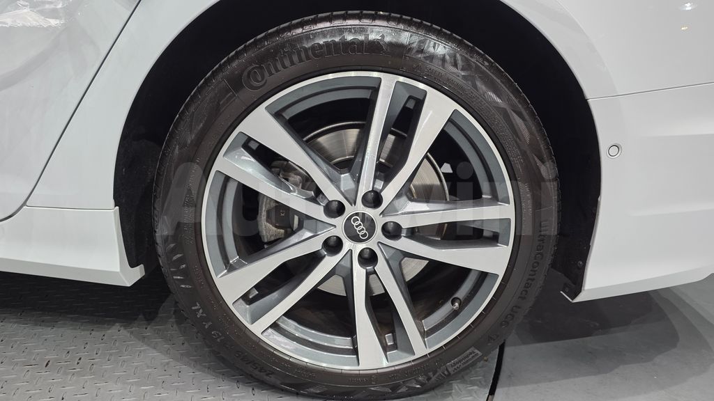 Audi A6(C8) 45 TDI Quattro Premium — снимка 5