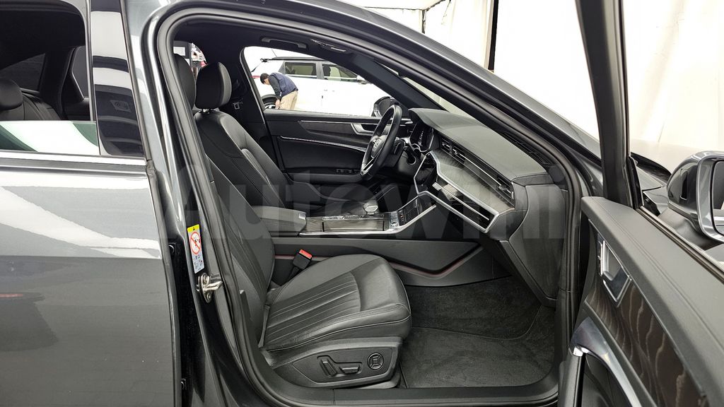 Audi A6(C8) 40 TDI Premium — снимка 11