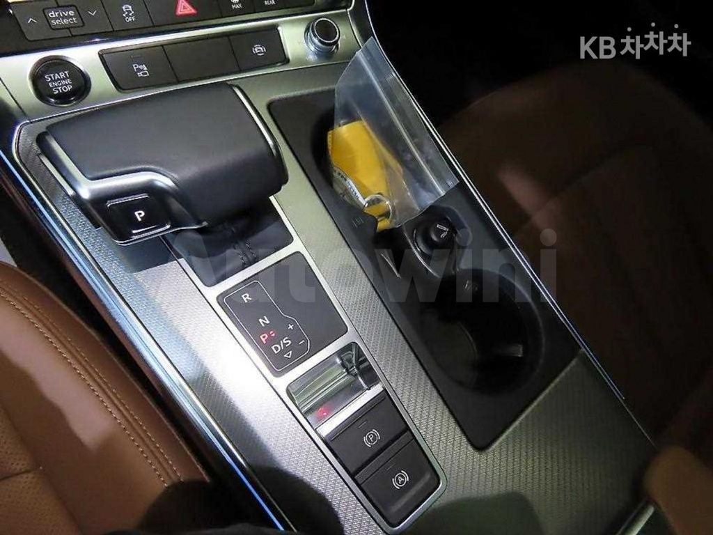 Audi A6(C8) 45 TFSI Basic — снимка 12