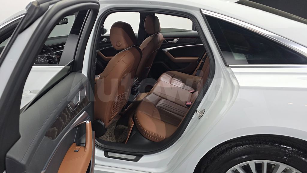 Audi A6(C8) 40 TDI Premium — снимка 11