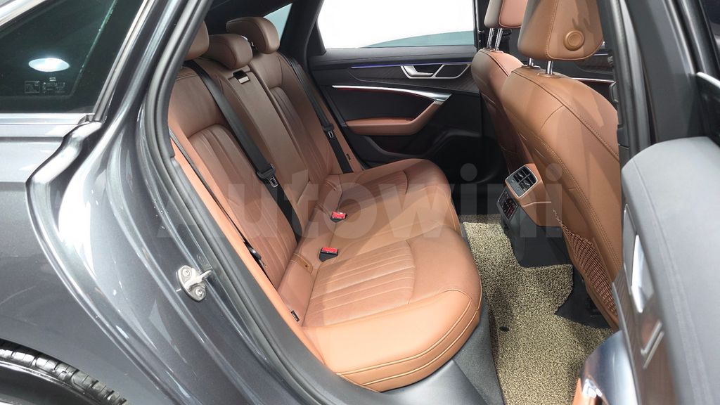 Audi A6(C8) 40 TDI Premium — снимка 12