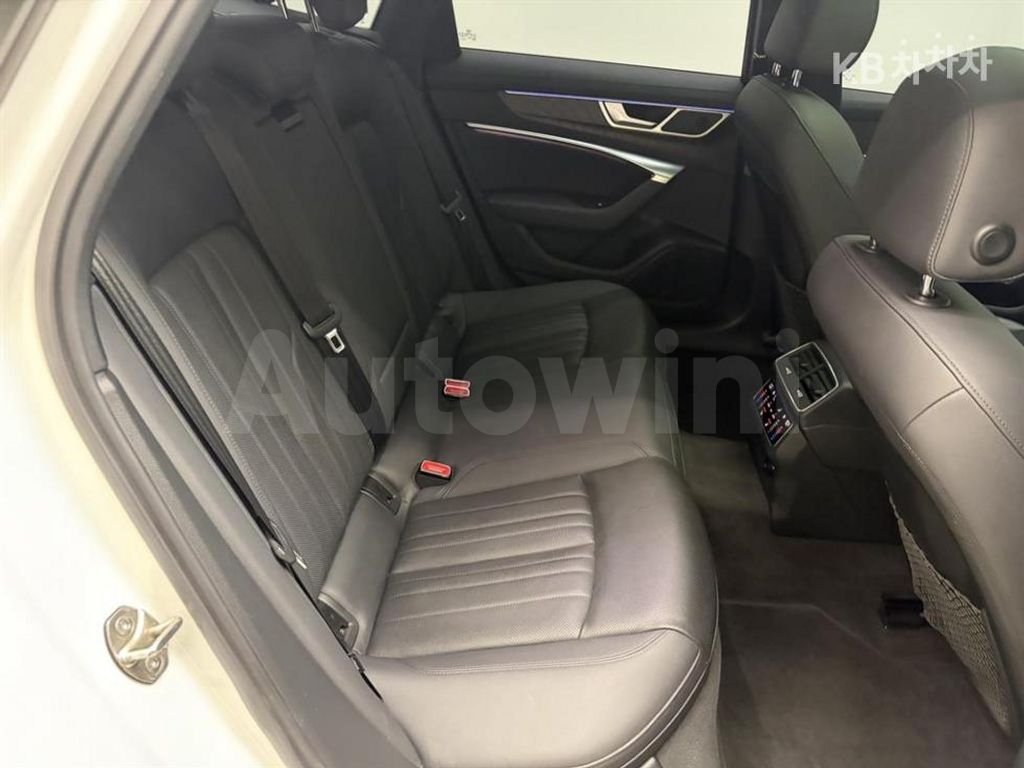 Audi A6(C8) 40 TDI Quattro Premium — снимка 17