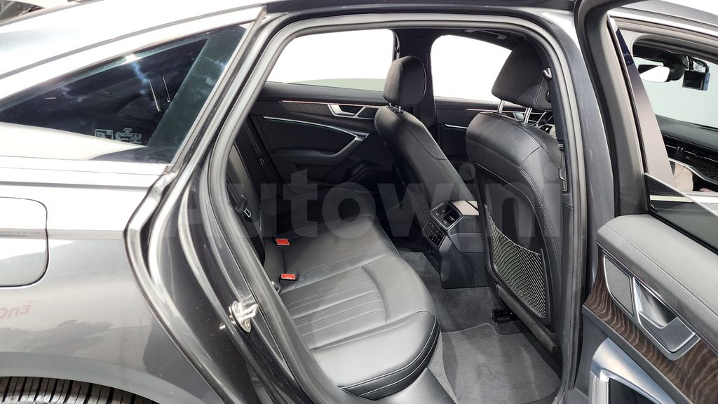 Audi A6(C8) 50 TDI Quattro Premium — снимка 11