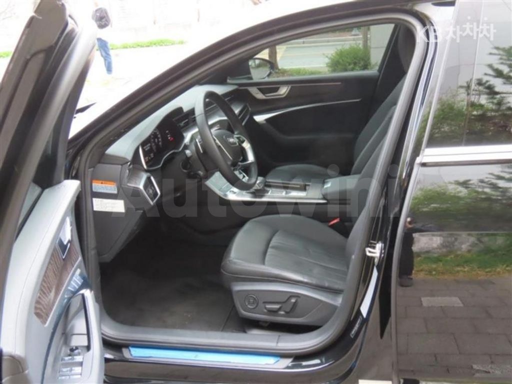 Audi A6(C8) 40 TDI Quattro Premium — снимка 13