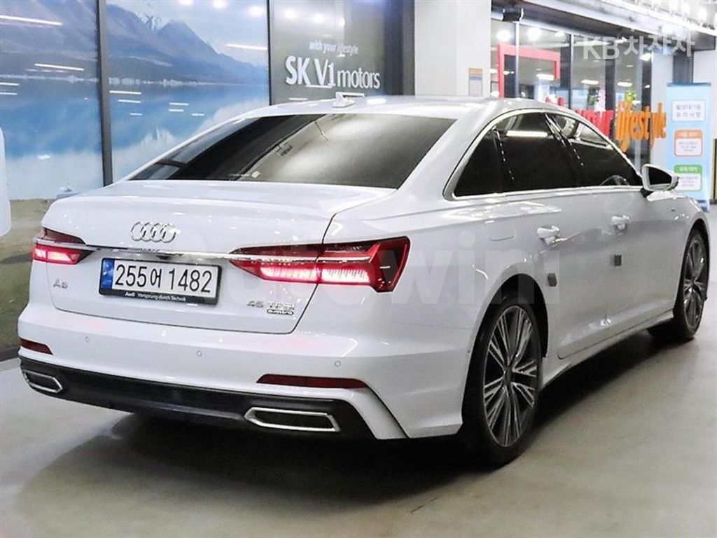 Audi A6(C8) 45 TFSI Quattro Premium — снимка 4