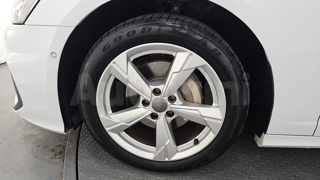 Audi A6(C8) 40 TDI — снимка 5