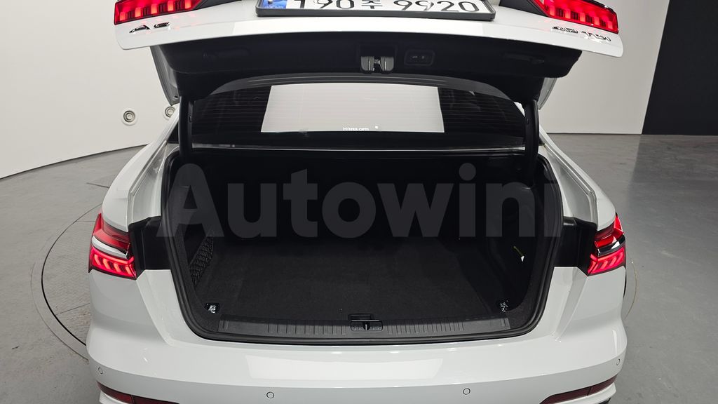 Audi A6(C8) 40 TDI — снимка 20