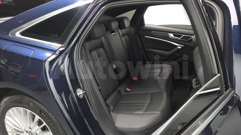 Audi A6(C8) 40 TDI Premium — снимка 11