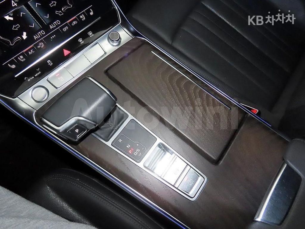 Audi A6(C8) 40 TDI Premium — снимка 12