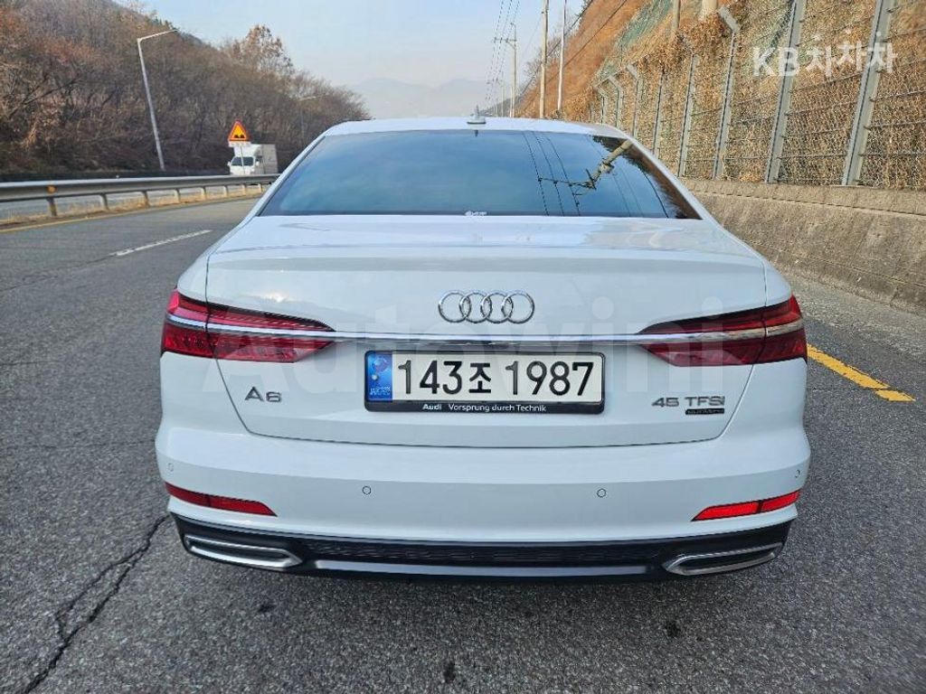 Audi A6(C8) 45 TFSI Quattro Premium — снимка 4