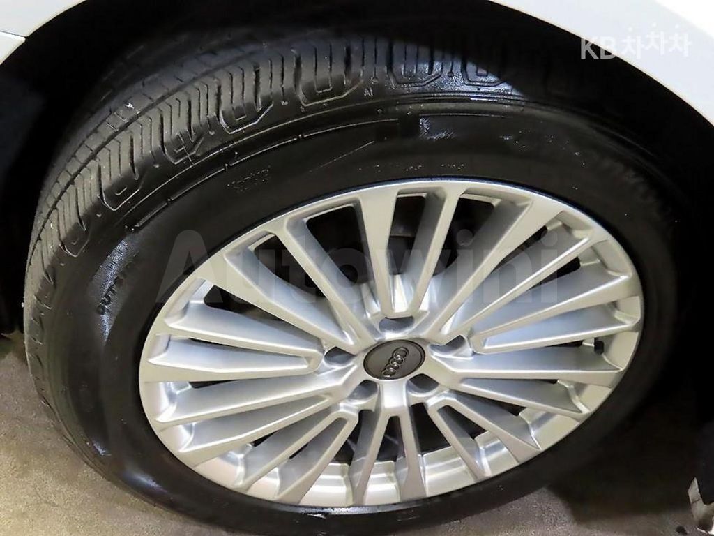 Audi A6(C8) 40 TDI Premium — снимка 20