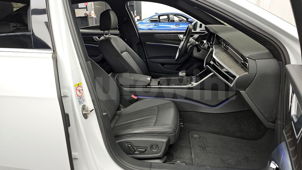 Audi A6(C8) 40 TDI Quattro Premium — снимка 11