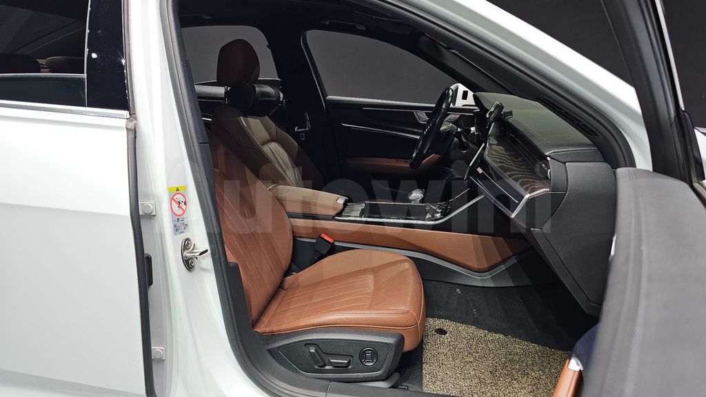 Audi A6(C8) 40 TDI Quattro Premium — снимка 10