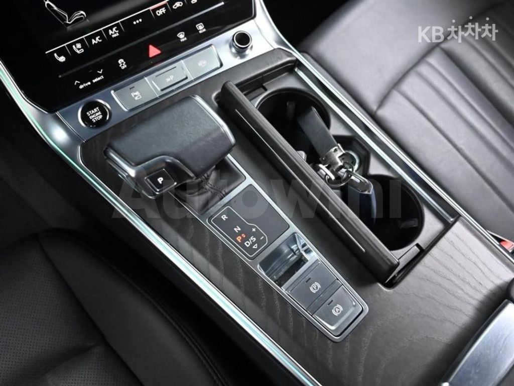Audi A6(C8) 40 TDI Premium — снимка 9
