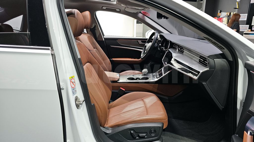 Audi A6(C8) 40 TDI — снимка 10