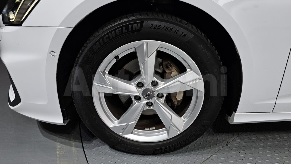 Audi A6(C8) 40 TDI — снимка 5