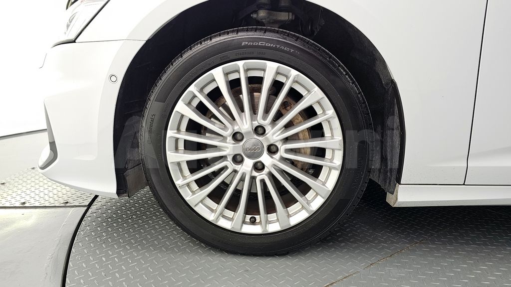 Audi A6(C8) 40 TDI Quattro Premium — снимка 5