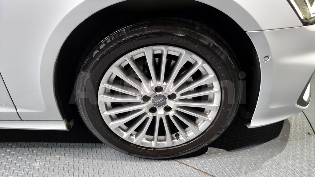 Audi A6(C8) 40 TDI Premium — снимка 20