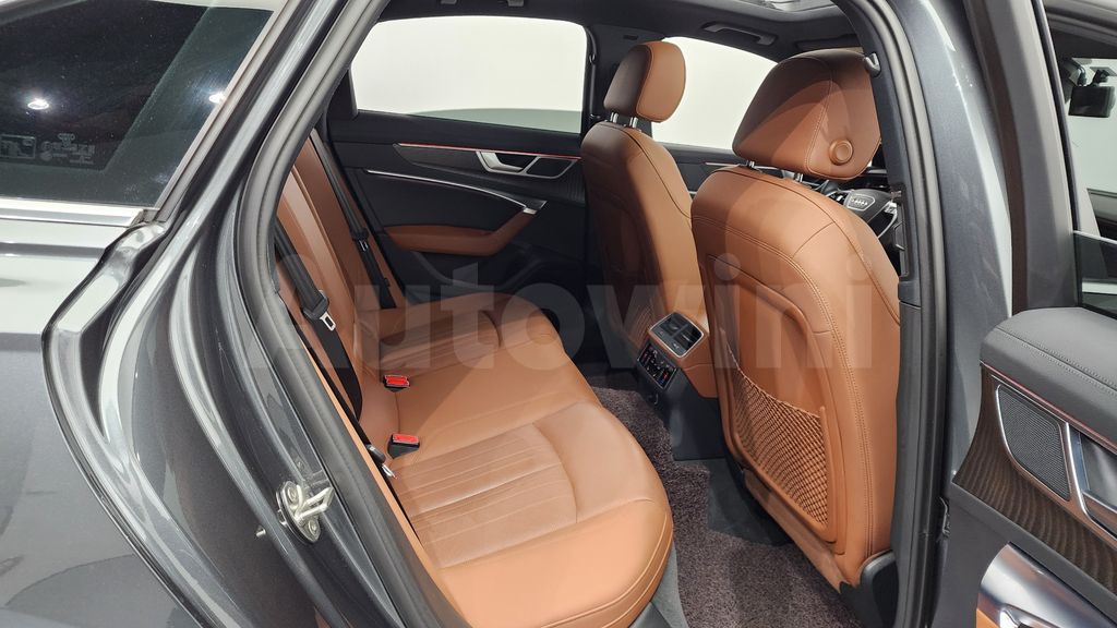 Audi A6(C8) 40 TDI Premium — снимка 12