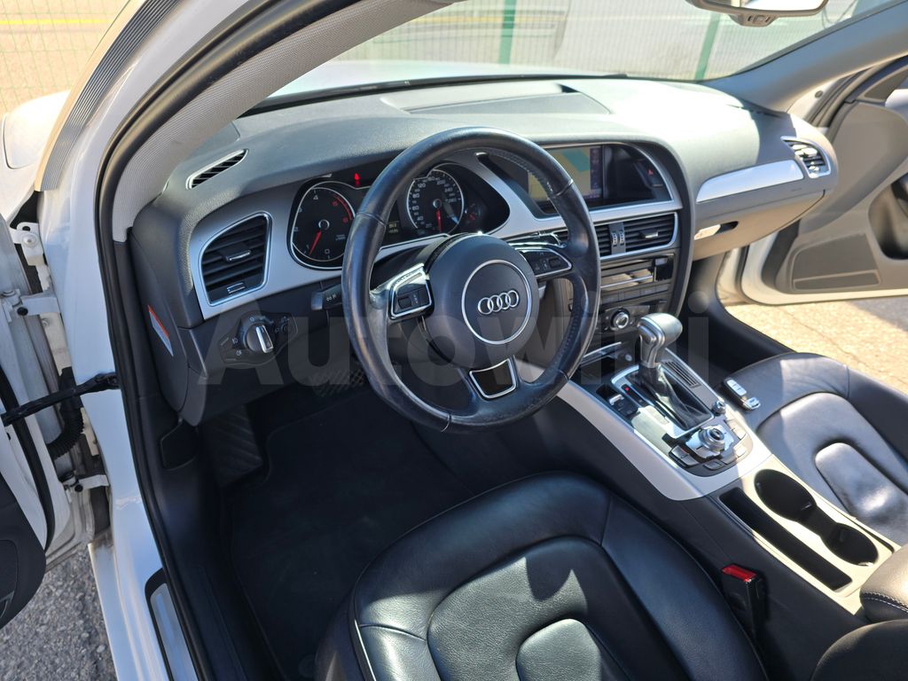 Audi New A4 SUNROOF+NAVI+S.KEY+NO ACCIDENT — снимка 16
