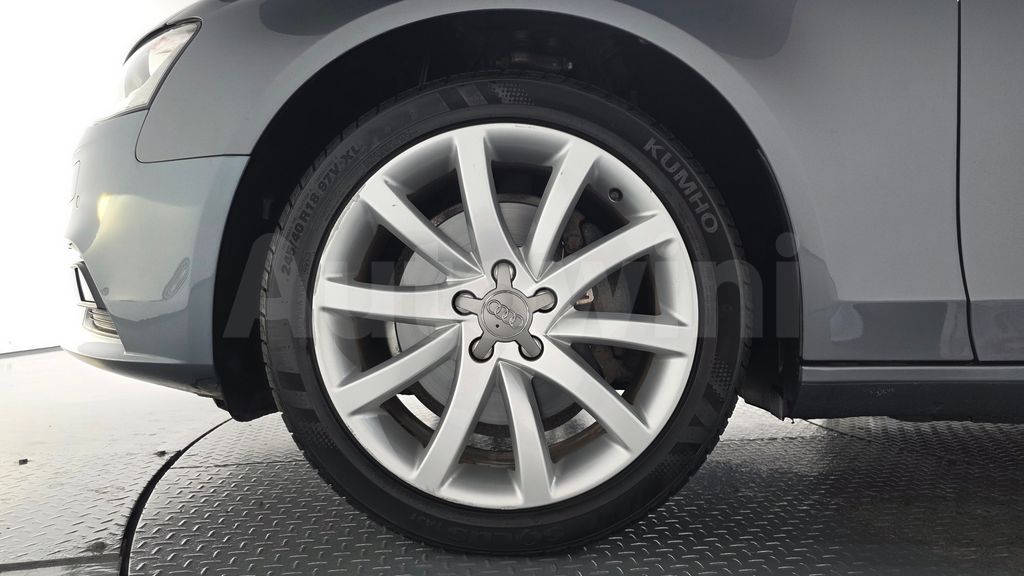 Audi New A4 2.0 TFSI Quattro Dynamic B8 — снимка 5