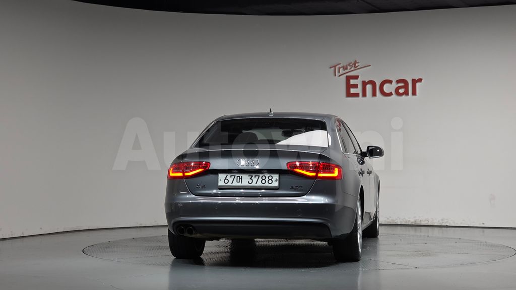 Audi New A4 2.0 TFSI Quattro Dynamic B8 — снимка 4