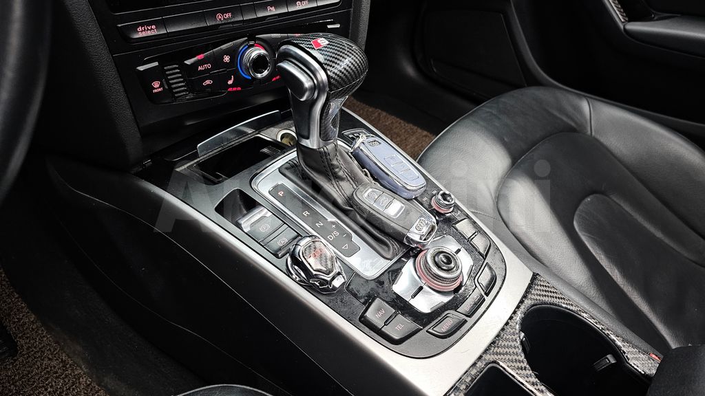 Audi New A4 2.0 TDI dynamic B8 — снимка 9
