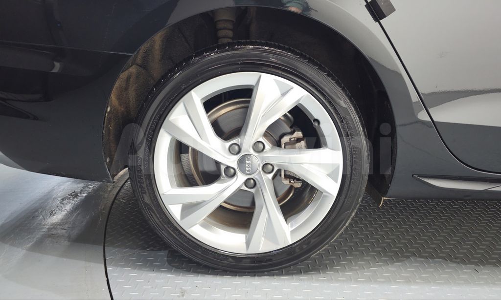 Audi A4 (B9) 40 TFSI Premium — снимка 5