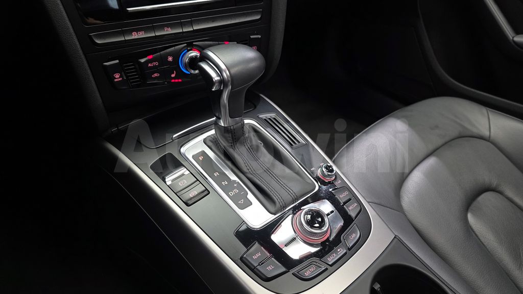 Audi New A4 2.0 TFSI Quattro B8 — снимка 9