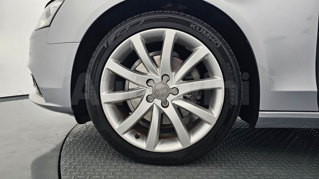 Audi New A4 30 TDI Dynamic B8 — снимка 5