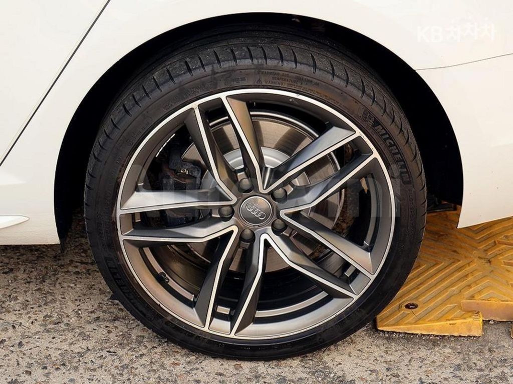 Audi A4 (B9) 45 TFSI Quattro Premium — снимка 19