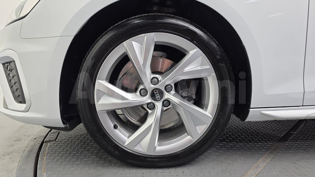 Audi A4 (B9) 40 TFSI Premium — снимка 5