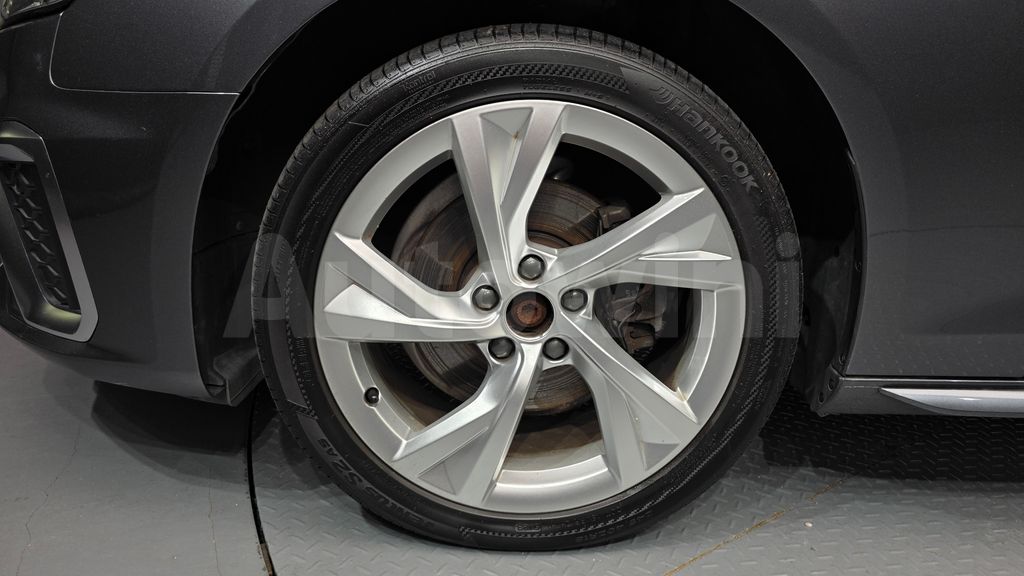 Audi A4 (B9) 40 TFSI Premium — снимка 5
