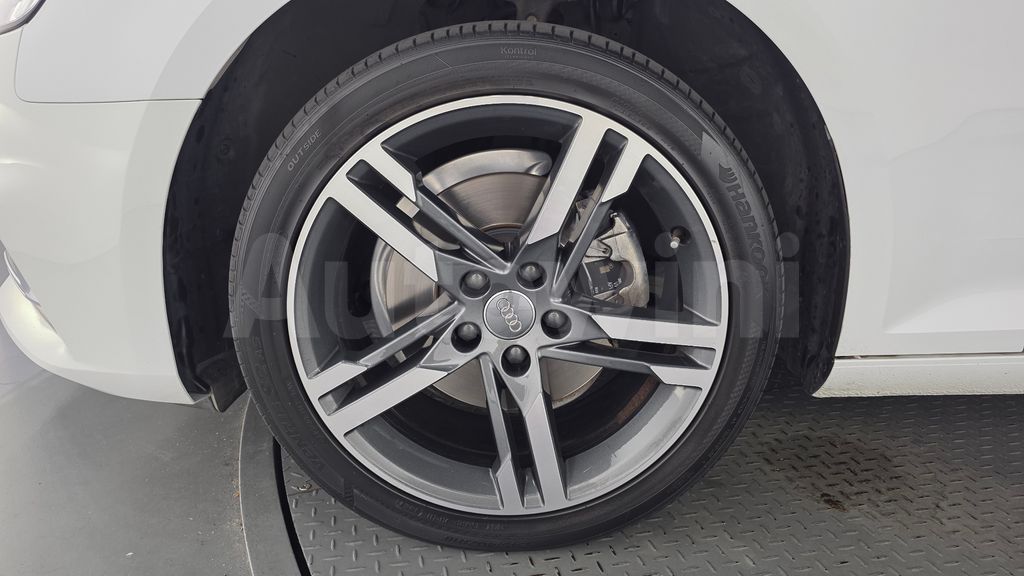 Audi A4 (B9) 40 TFSI Premium — снимка 5