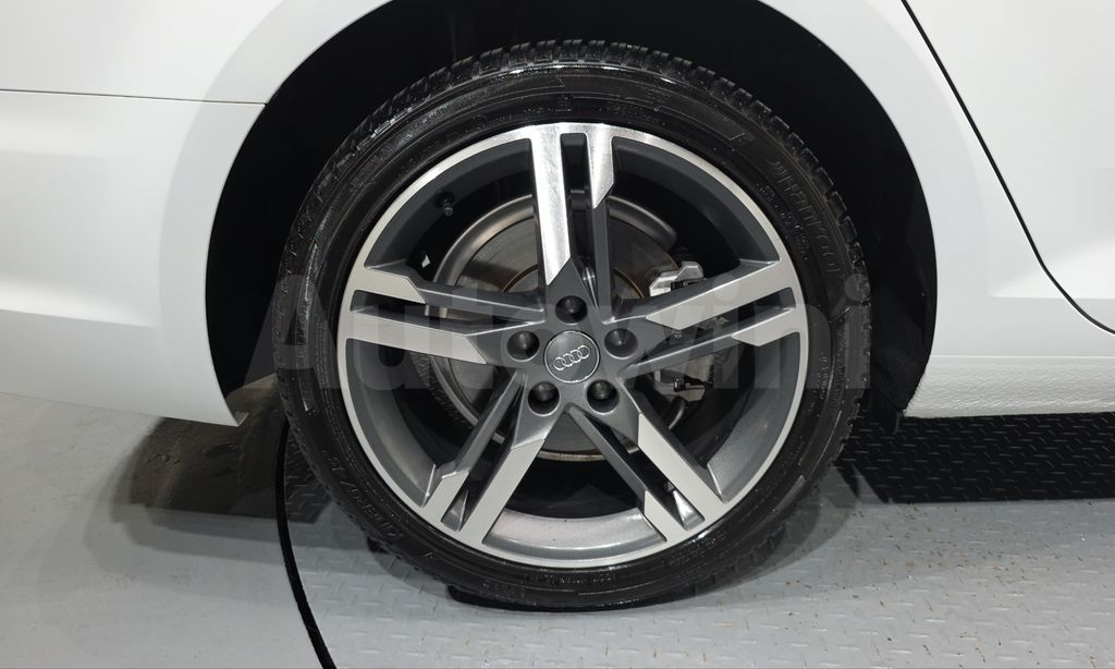 Audi A4 (B9) 40 TFSI — снимка 5