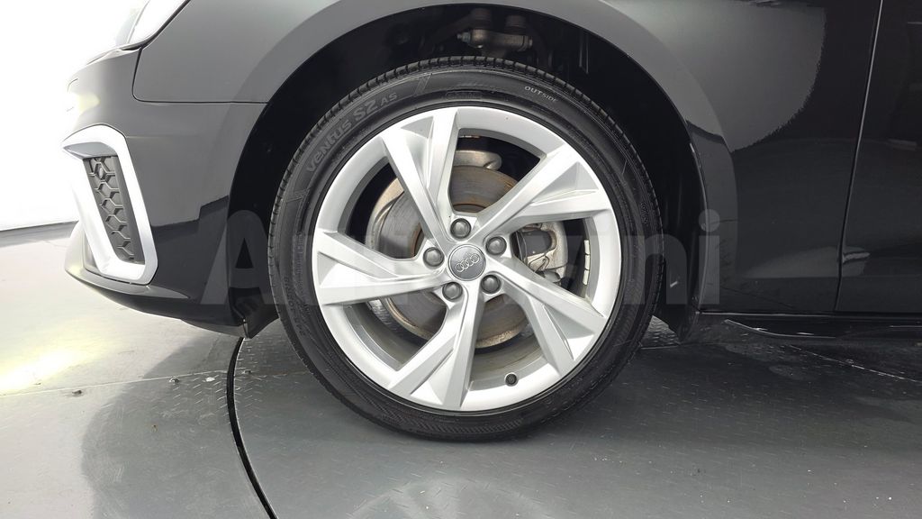 Audi A4 (B9) 35 TDI Premium — снимка 5