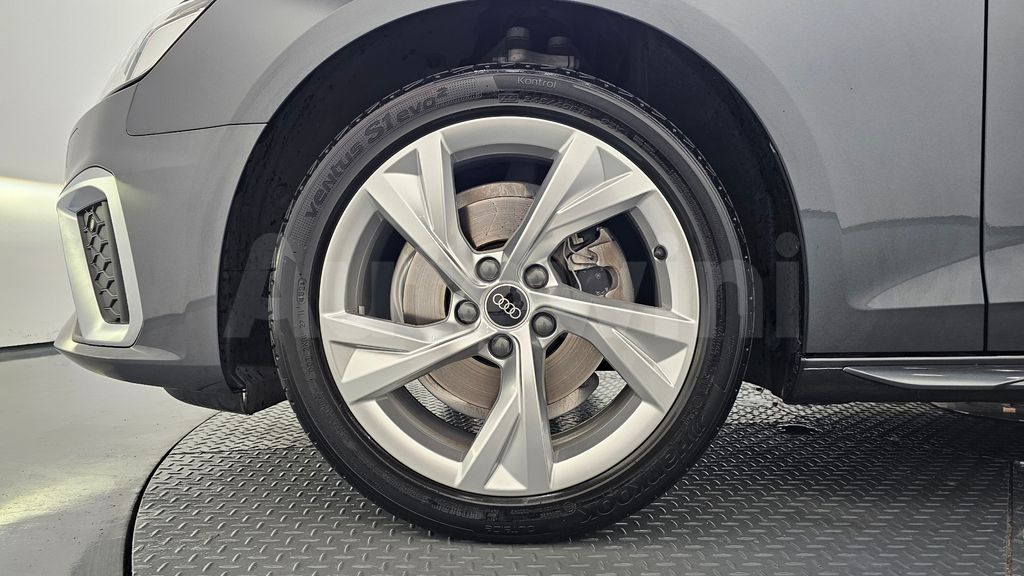 Audi A4 (B9) 40 TFSI Premium — снимка 5