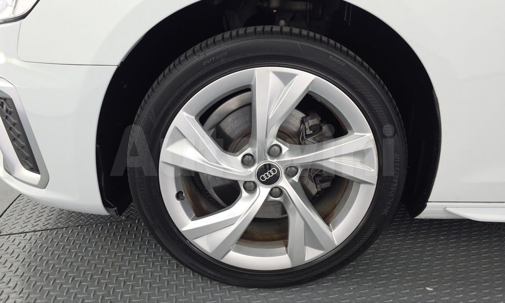 Audi A4 (B9) 40 TFSI Premium — снимка 5