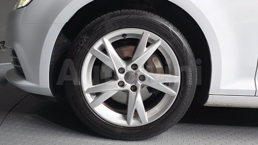 Audi A4 (B9) 35 TDI Premium — снимка 5