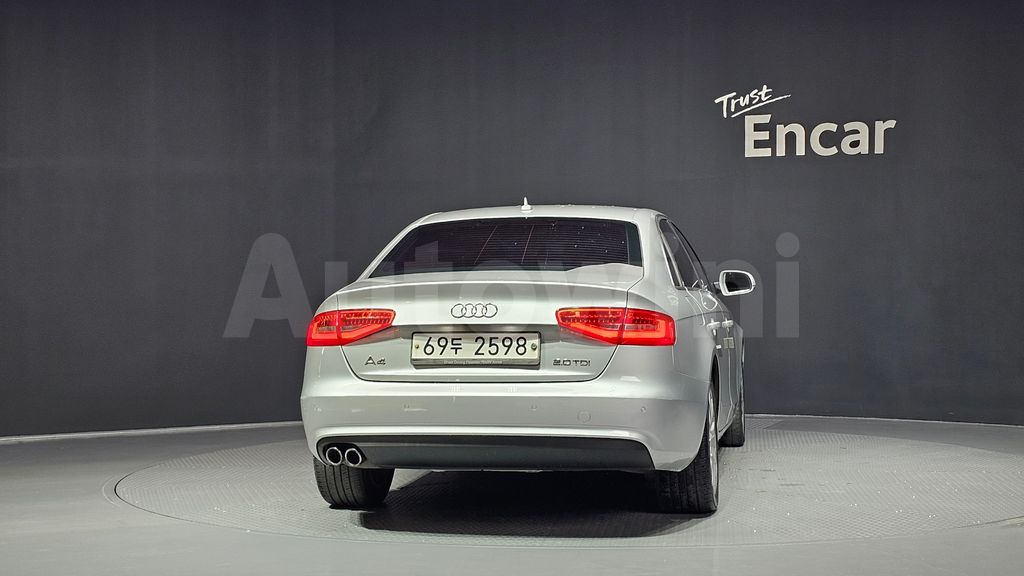 Audi New A4 2.0 TDI B8 — снимка 4