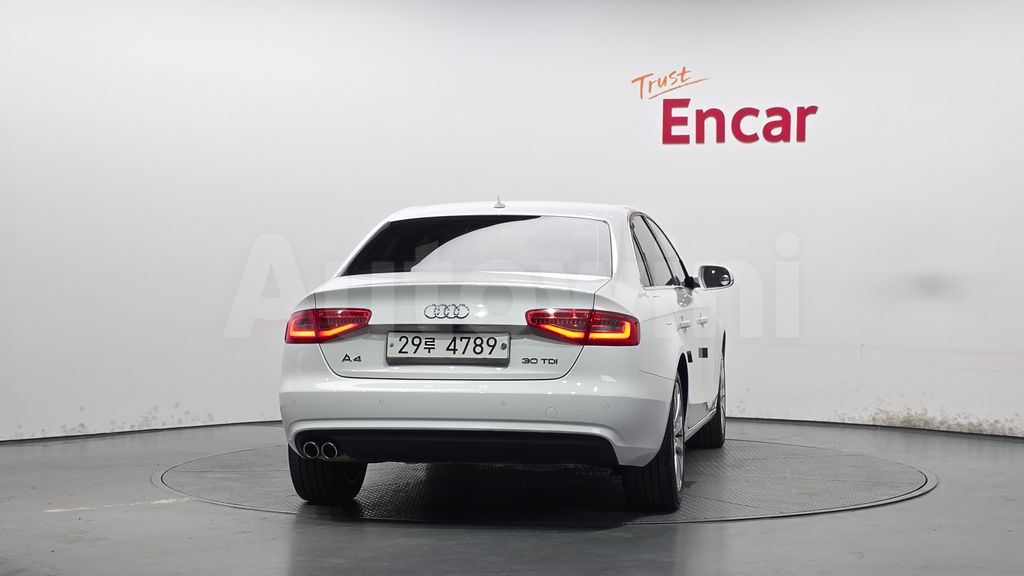 Audi New A4 30 TDI Dynamic B8 — снимка 4