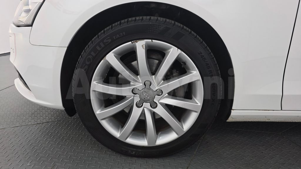 Audi New A4 30 TDI Dynamic B8 — снимка 5