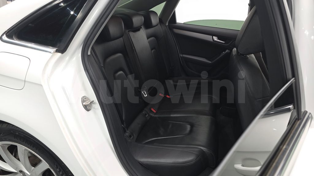 Audi New A4 30 TDI Dynamic B8 — снимка 12