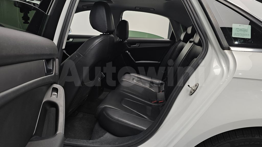 Audi New A4 2.0 TDI Quattro Dynamic B8 — снимка 10